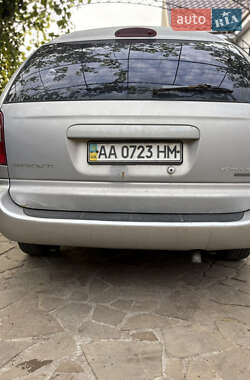 Минивэн Chrysler Voyager 2002 в 