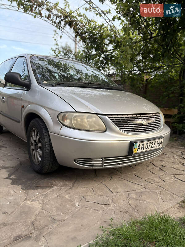 Минивэн Chrysler Voyager 2002 в Броварах