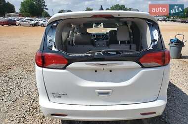 Минивэн Chrysler Voyager 2021 в 