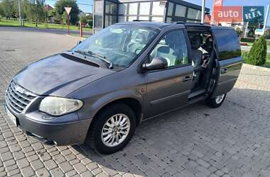 Минивэн Chrysler Voyager 2005 в 