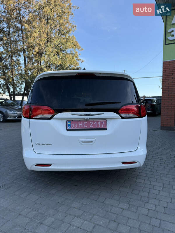 Минивэн Chrysler Voyager 2020 в Луцке фото 4 Минивэн Chrysler Voyager 2020 в Луцке