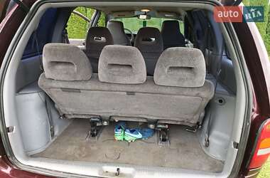 Минивэн Chrysler Voyager 1998 в 