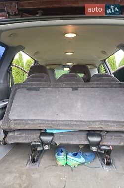 Минивэн Chrysler Voyager 1998 в 