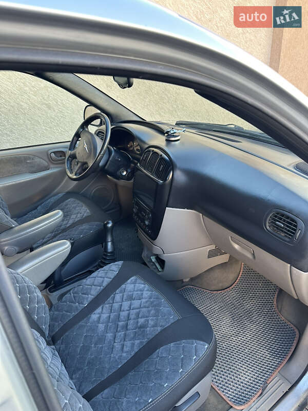Минивэн Chrysler Voyager 2003 в Николаеве