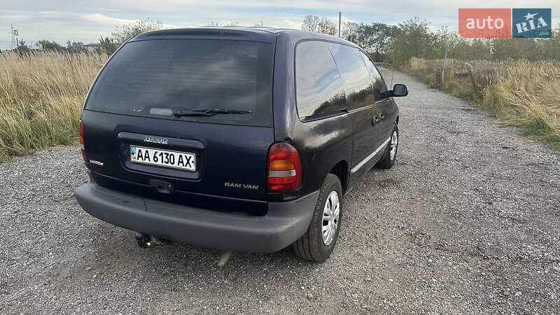 Минивэн Chrysler Voyager 2000 в Киеве фото 5 Минивэн Chrysler Voyager 2000 в Киеве