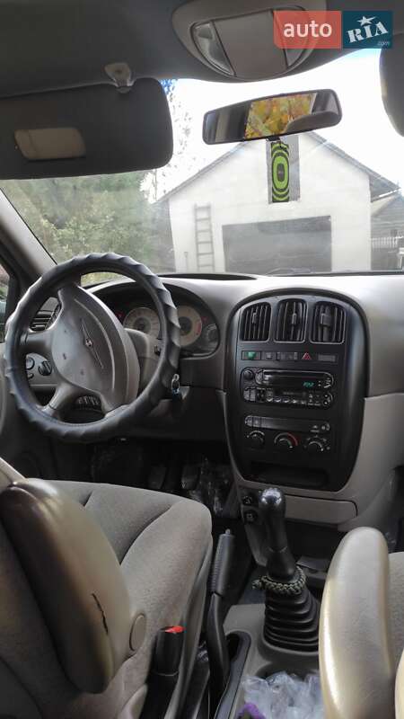 Мінівен Chrysler Voyager 2001 в Рава-Руській