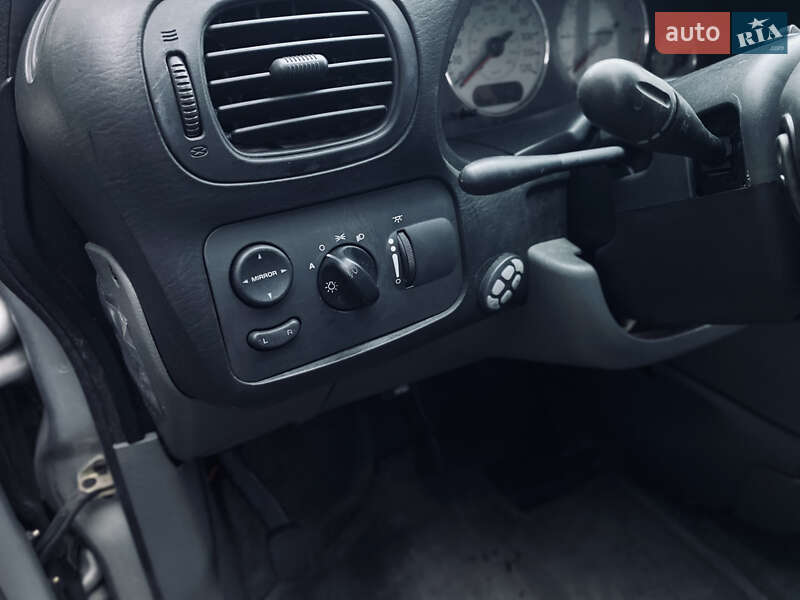 Мінівен Chrysler Voyager 2006 в Житомирі