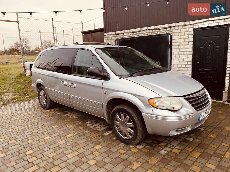 Мінівен Chrysler Voyager 2006 в Житомирі