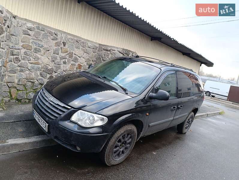Минивэн Chrysler Voyager 2005 в Киеве