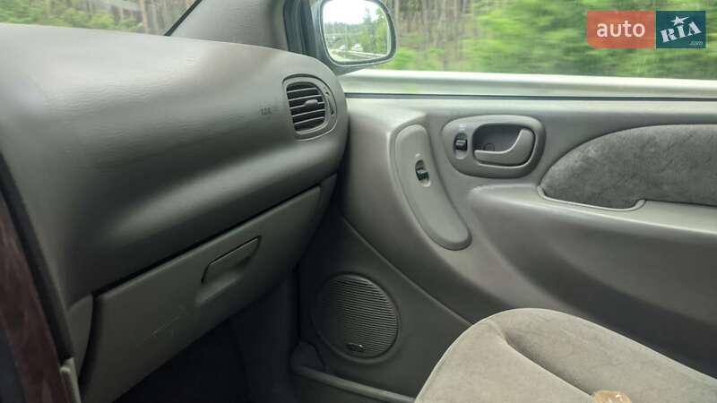 Мінівен Chrysler Voyager 2001 в Києві фото 20 Мінівен Chrysler Voyager 2001 в Києві