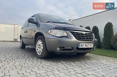 Хэтчбек Chrysler Voyager 2007 в Киеве