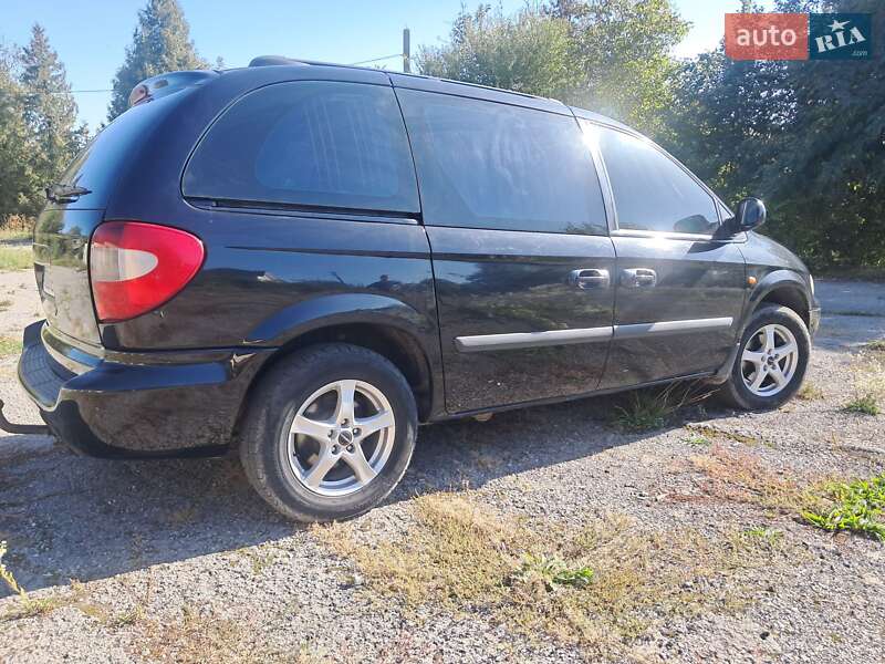 Минивэн Chrysler Voyager 2005 в Монастыриске