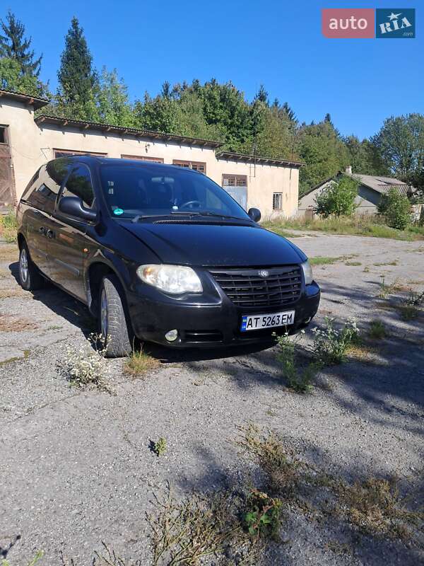 Минивэн Chrysler Voyager 2005 в Монастыриске