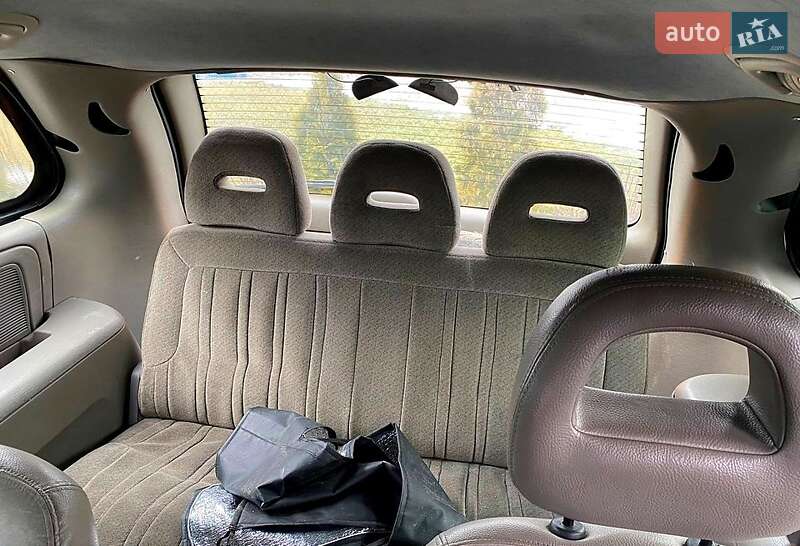 Минивэн Chrysler Voyager 2002 в Новоукраинке