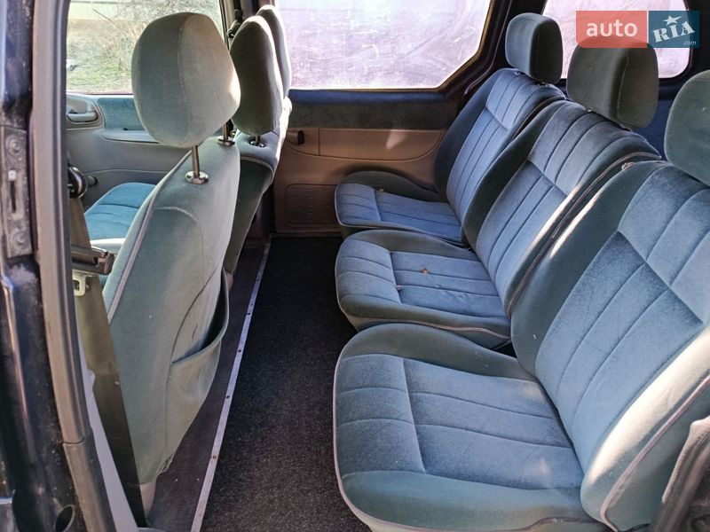 Минивэн Chrysler Voyager 1999 в Ирпене