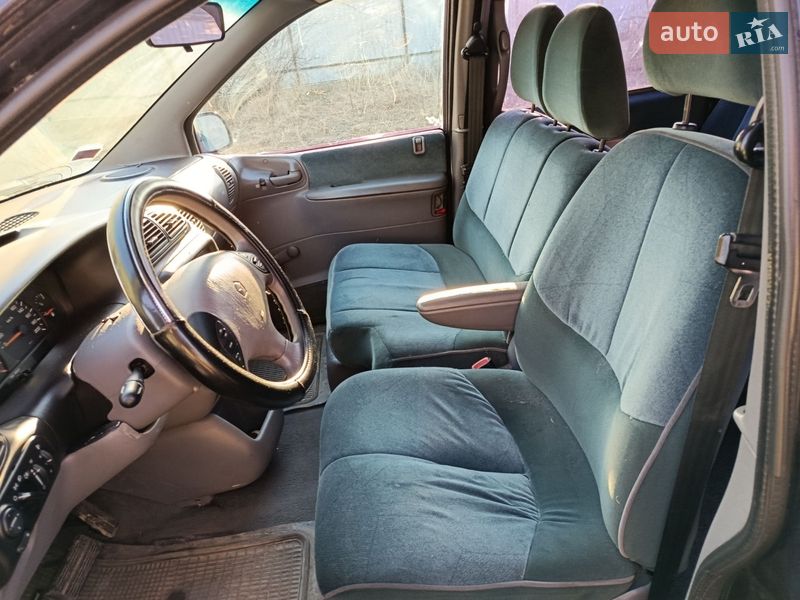 Минивэн Chrysler Voyager 1999 в Ирпене