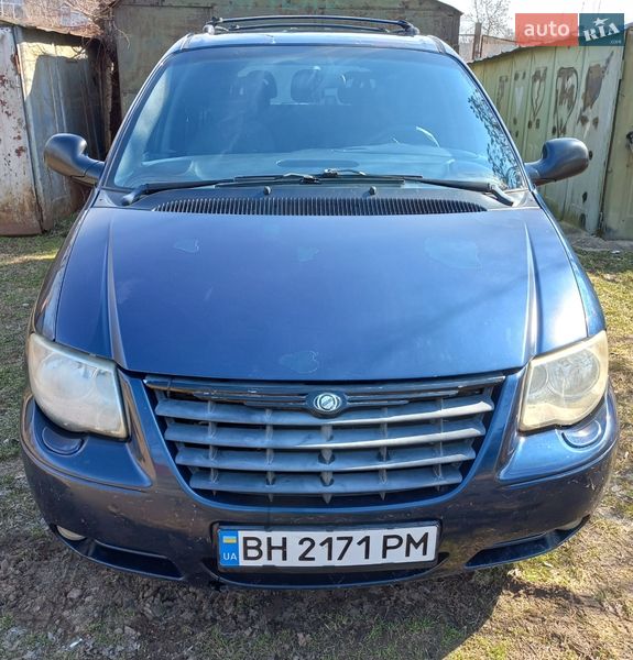Минивэн Chrysler Voyager 2006 в Болграде