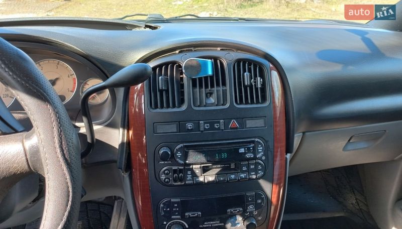 Минивэн Chrysler Voyager 2006 в Болграде