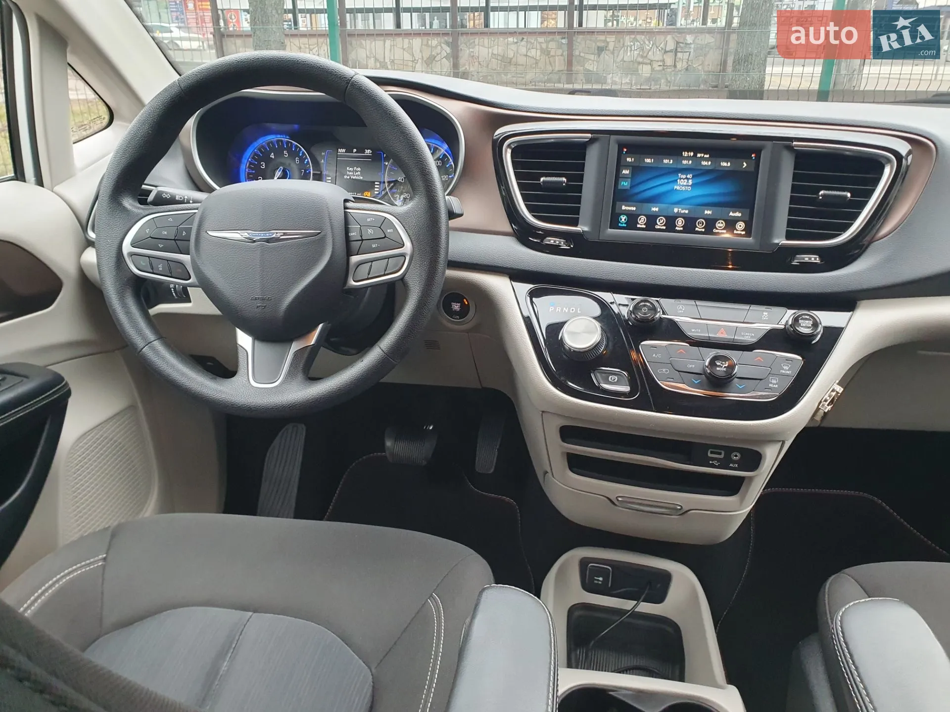 2020 Chrysler Voyager - мініатюра 49