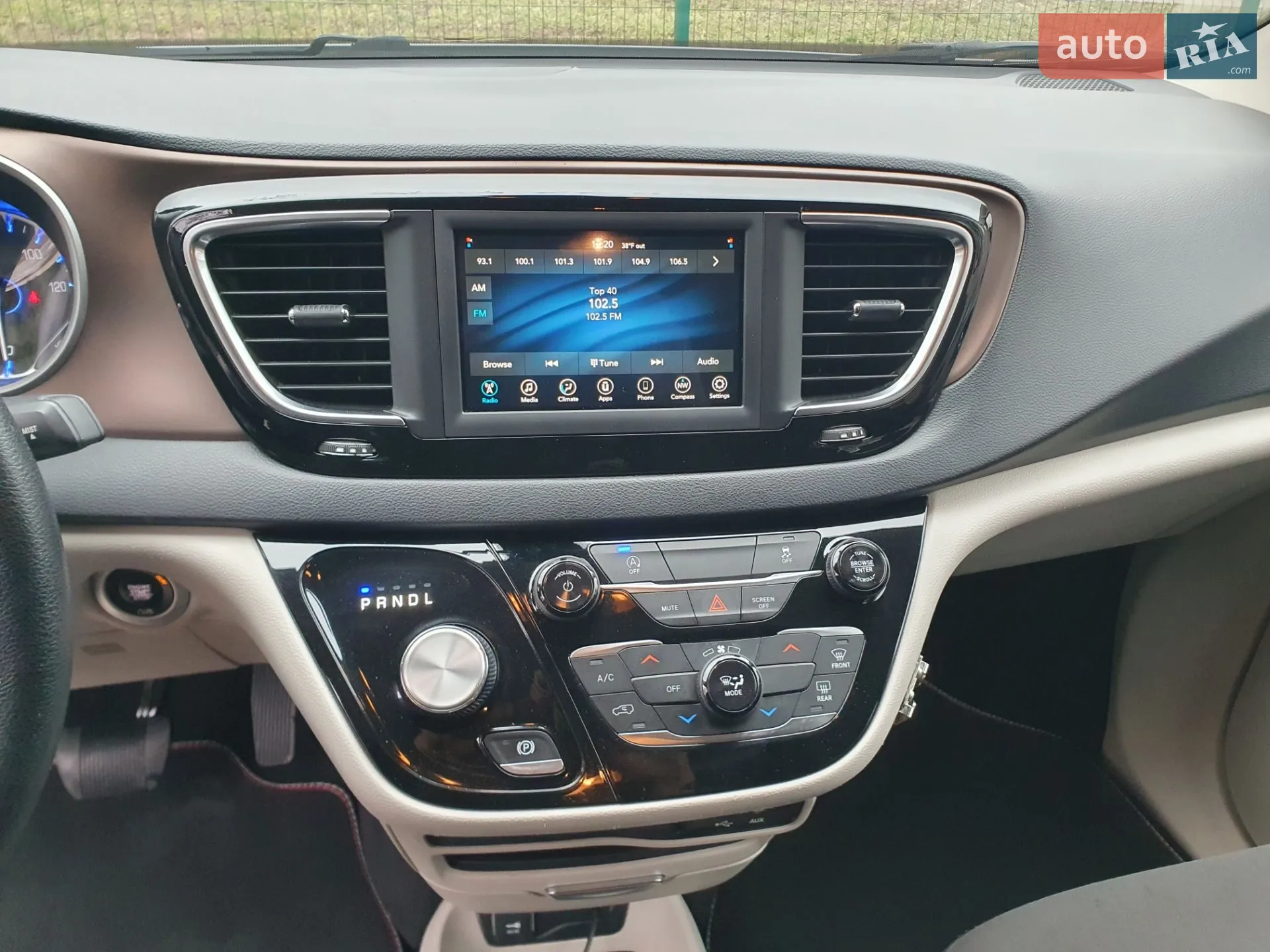 2020 Chrysler Voyager - мініатюра 51