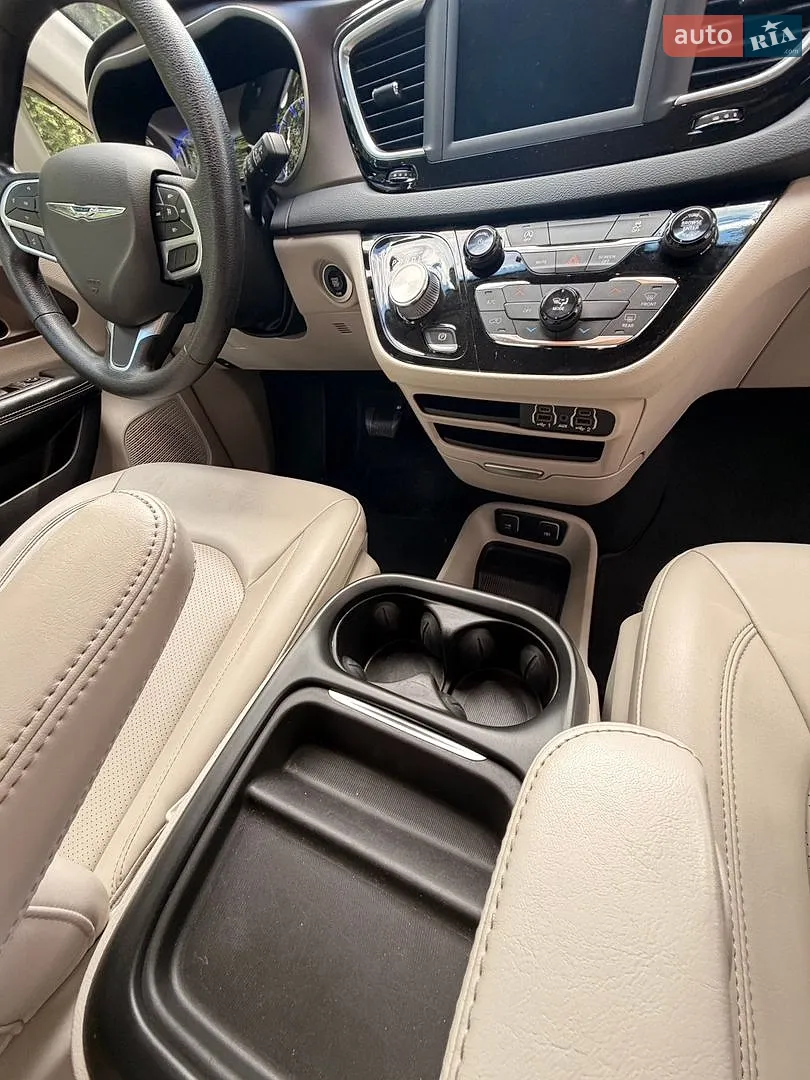 2020 Chrysler Voyager - мініатюра 29