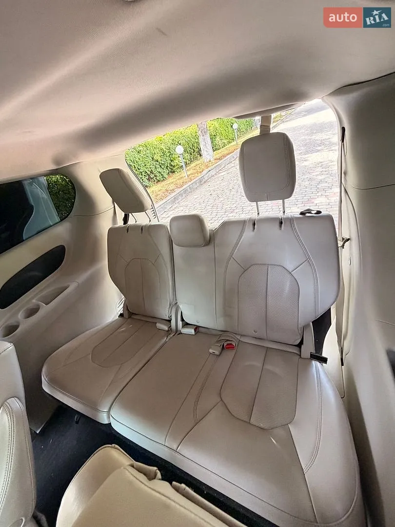 2020 Chrysler Voyager - мініатюра 43