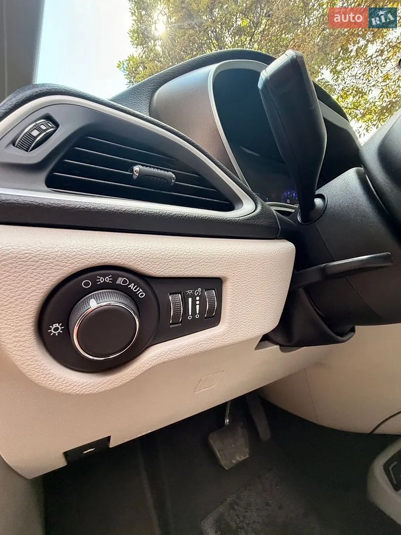 2020 Chrysler Voyager - мініатюра 49