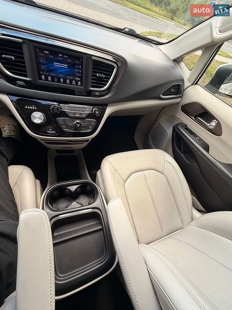 2020 Chrysler Voyager - мініатюра 55