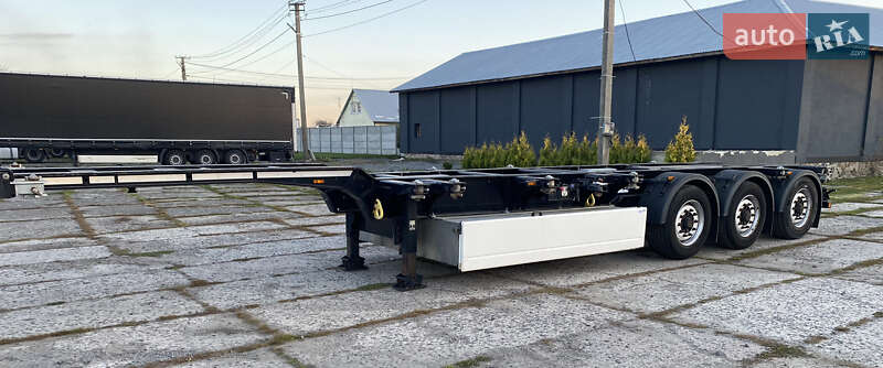 Контейнеровоз напівпричіп CIMC SilverGreen SG 03 2016 в Жовкві