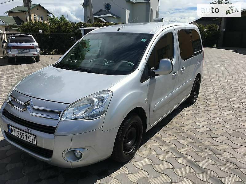 Минивэн Citroen Berlingo 2011 в 