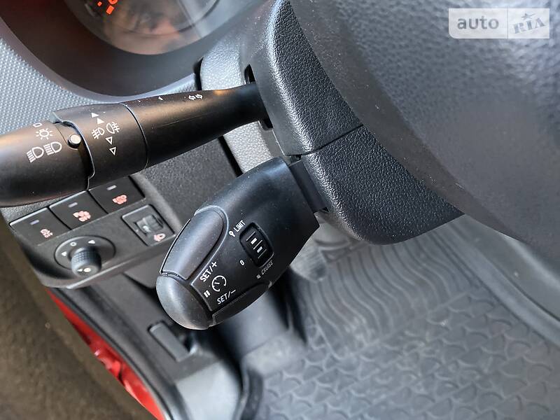 Вантажопасажирський фургон Citroen Berlingo 2016 в Луцьку