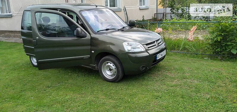 Вантажопасажирський фургон Citroen Berlingo 2005 в Коломиї