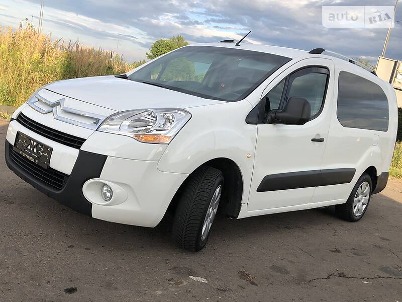 Вантажопасажирський фургон Citroen Berlingo 2011 в Дрогобичі