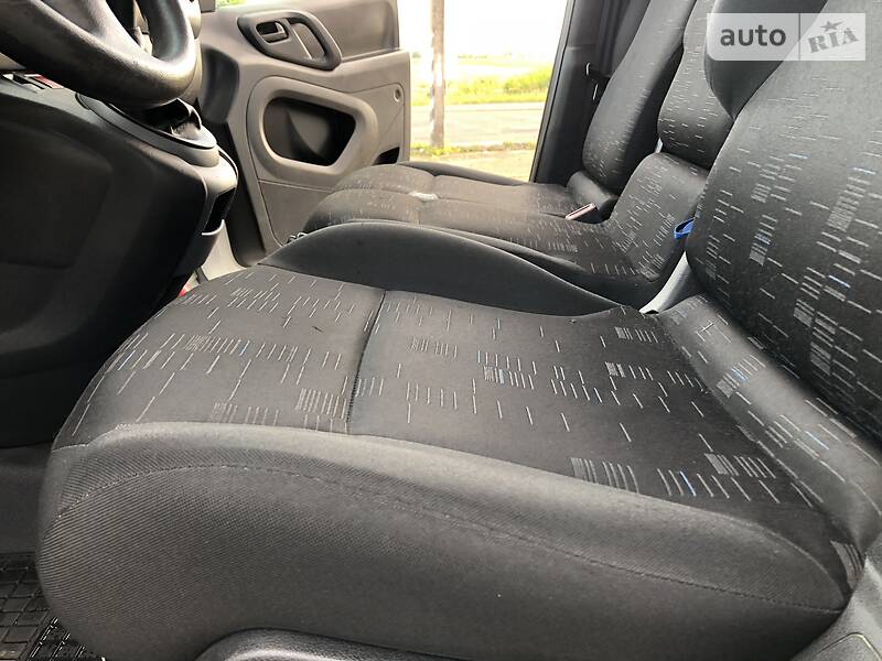 Вантажопасажирський фургон Citroen Berlingo 2011 в Дрогобичі