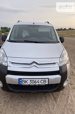 Універсал Citroen Berlingo 2011 в Володимирці