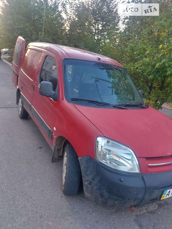 Грузовой фургон Citroen Berlingo 2004 в Николаеве