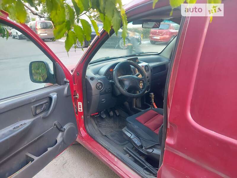Грузовой фургон Citroen Berlingo 2004 в Николаеве