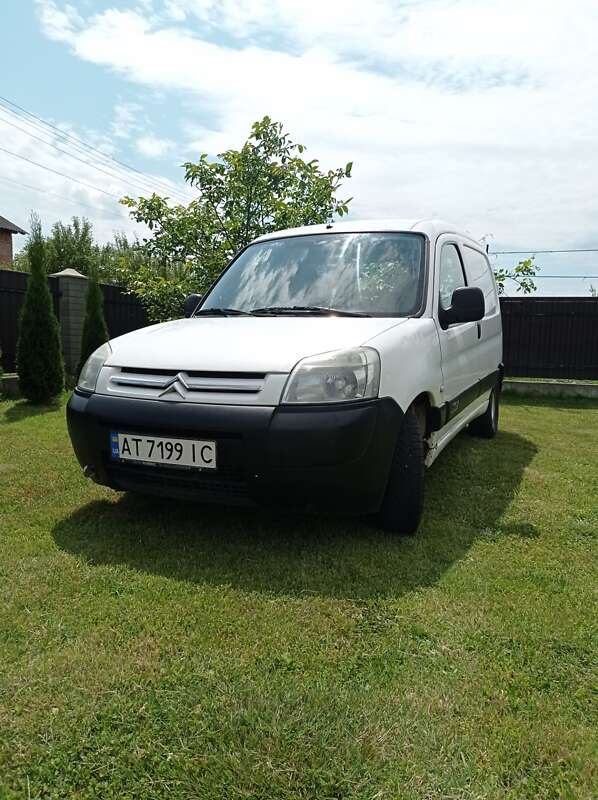 Вантажний фургон Citroen Berlingo 2003 в Калуші