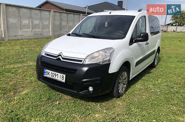 Вантажний фургон Citroen Berlingo 2015 в Рівному