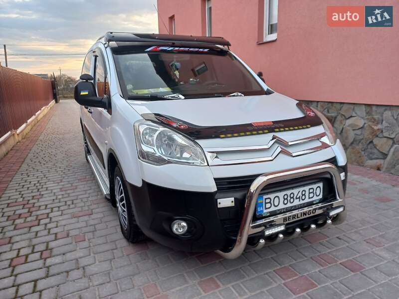 Минивэн Citroen Berlingo 2011 в 