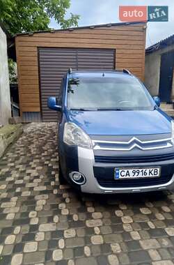 Минивэн Citroen Berlingo 2011 в 