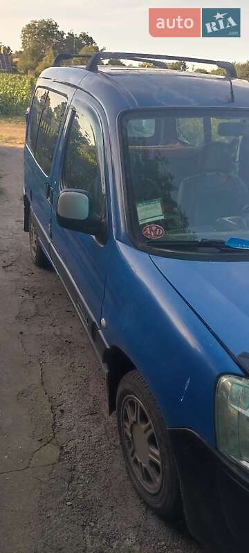 Минивэн Citroen Berlingo 2004 в Петропавловской Борщаговке