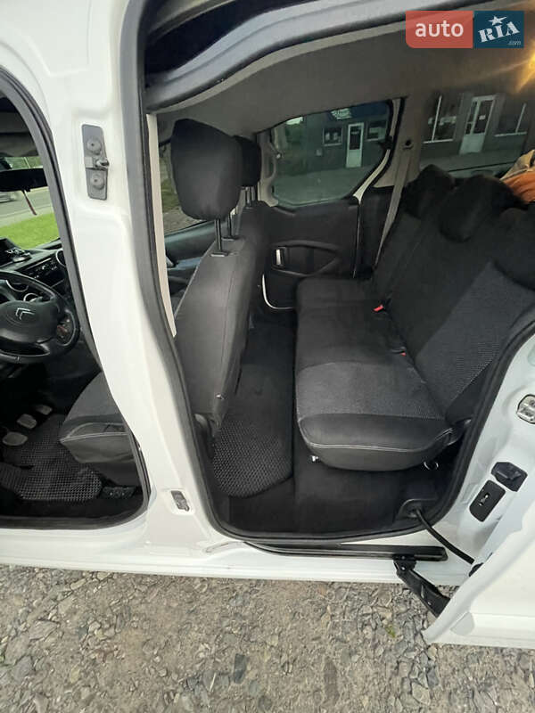 Минивэн Citroen Berlingo 2010 в Жовкве