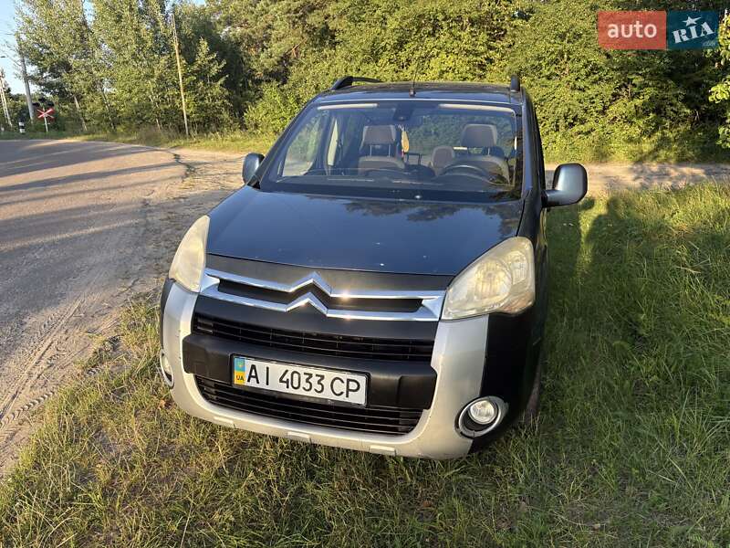 Минивэн Citroen Berlingo 2011 в 