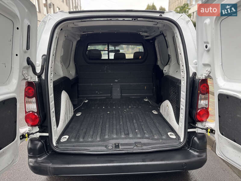 Вантажний фургон Citroen Berlingo 2015 в Рівному