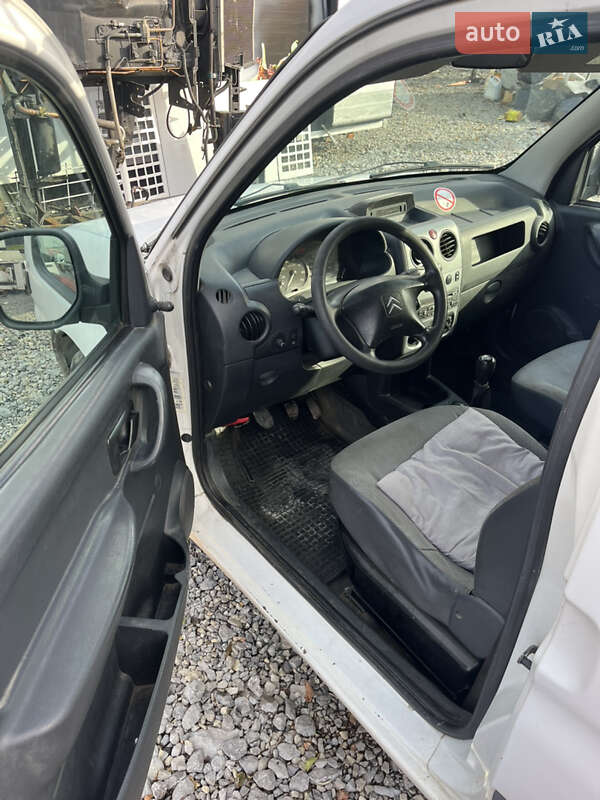 Грузовой фургон Citroen Berlingo 2006 в Черновцах