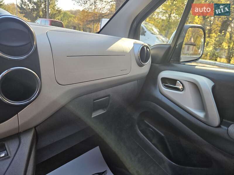 Мінівен Citroen Berlingo 2015 в Чернівцях