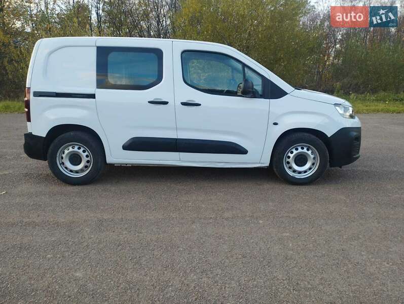 Вантажний фургон Citroen Berlingo 2022 в Долині