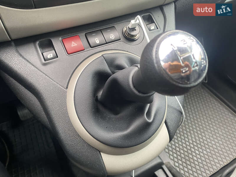 Минивэн Citroen Berlingo 2013 в Долине