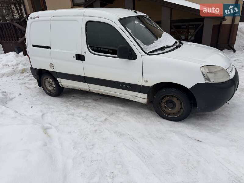 Грузовой фургон Citroen Berlingo 2011 в Костополе